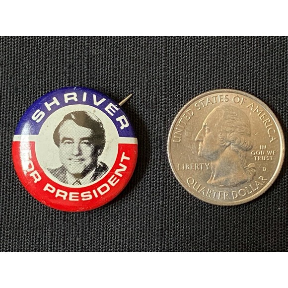 Vintage 1976 Shriver For President Button - Picture 2 of 2